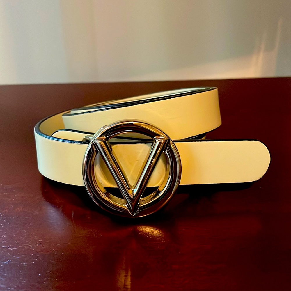 white Valentino belt, size M